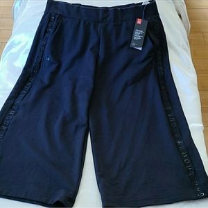 UA Fleece Pants- Small